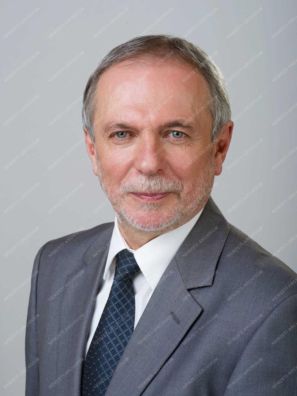 Új kormány - Államtitkárok - Czerván György