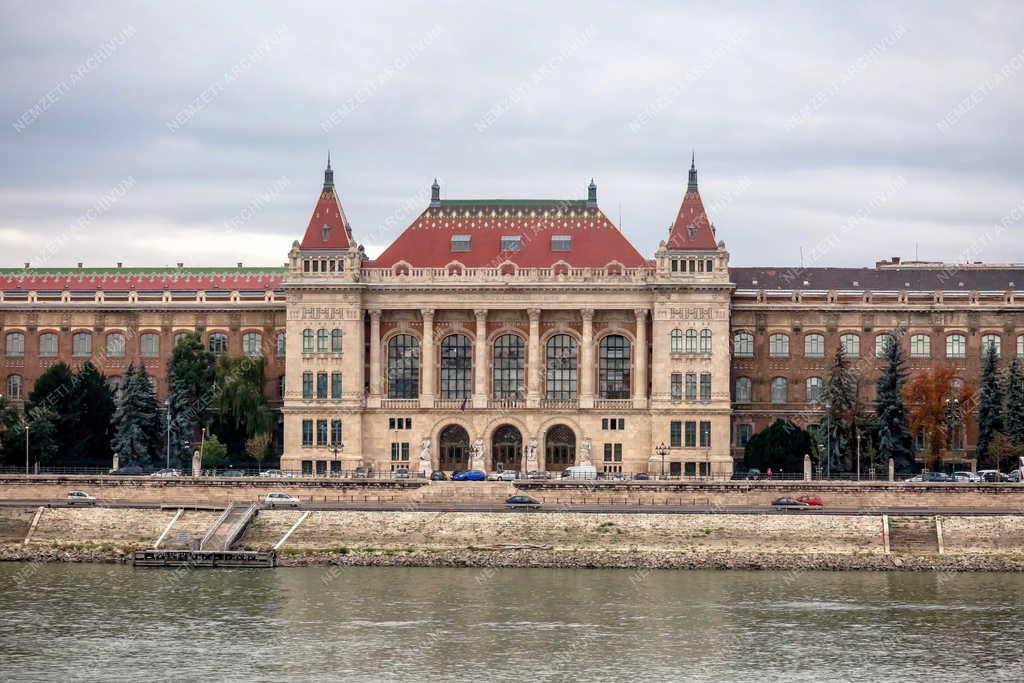 Épület - Budapest - A Budapesti Műszaki Egyetem épülete