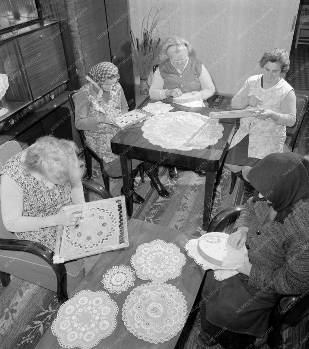 Kultúra - Népművészet - Höveji csipke