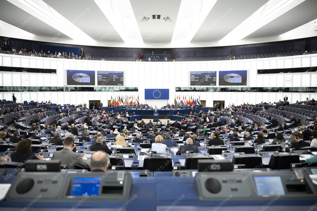 EU-elnökség - Orbán Viktor ismertette a magyar uniós elnökség programját az Európai Parlament ülésén