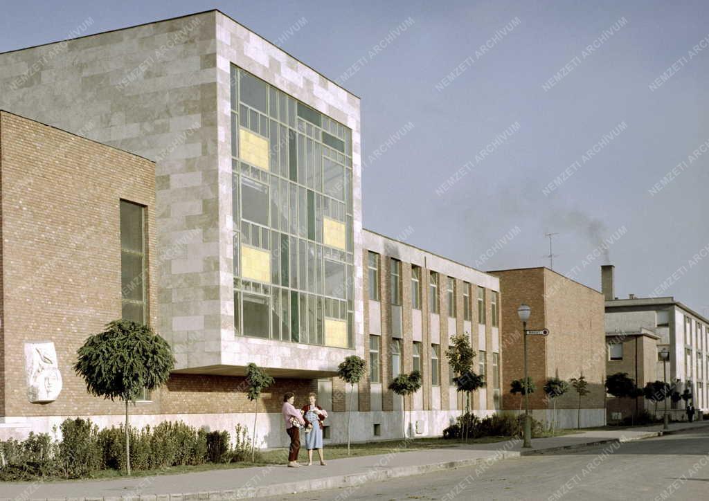 Városkép - Lorántffy Zsuzsanna Általános Iskola Tiszaújvá