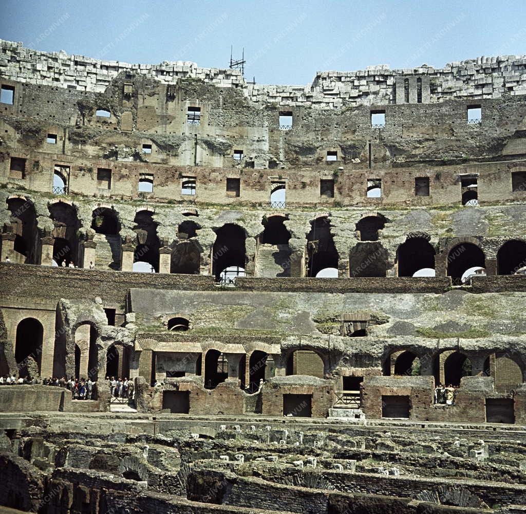 Városkép - Róma - Colosseum