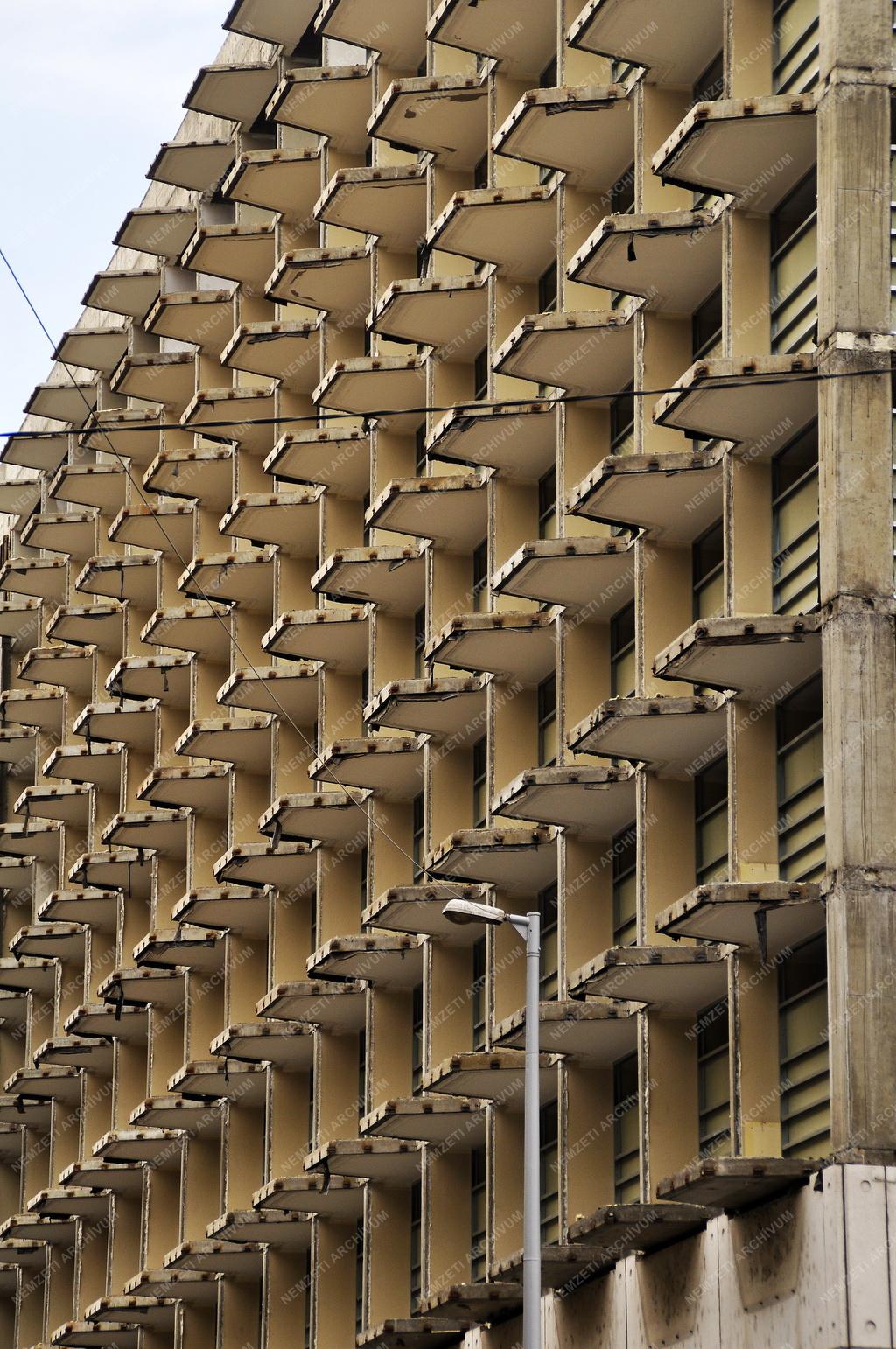 Épületfelújítás - Sofitel Hotel