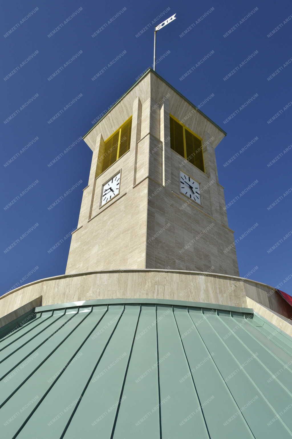 Sportlétesítmény - Budapest - A lágymányosi Tüskecsarnok