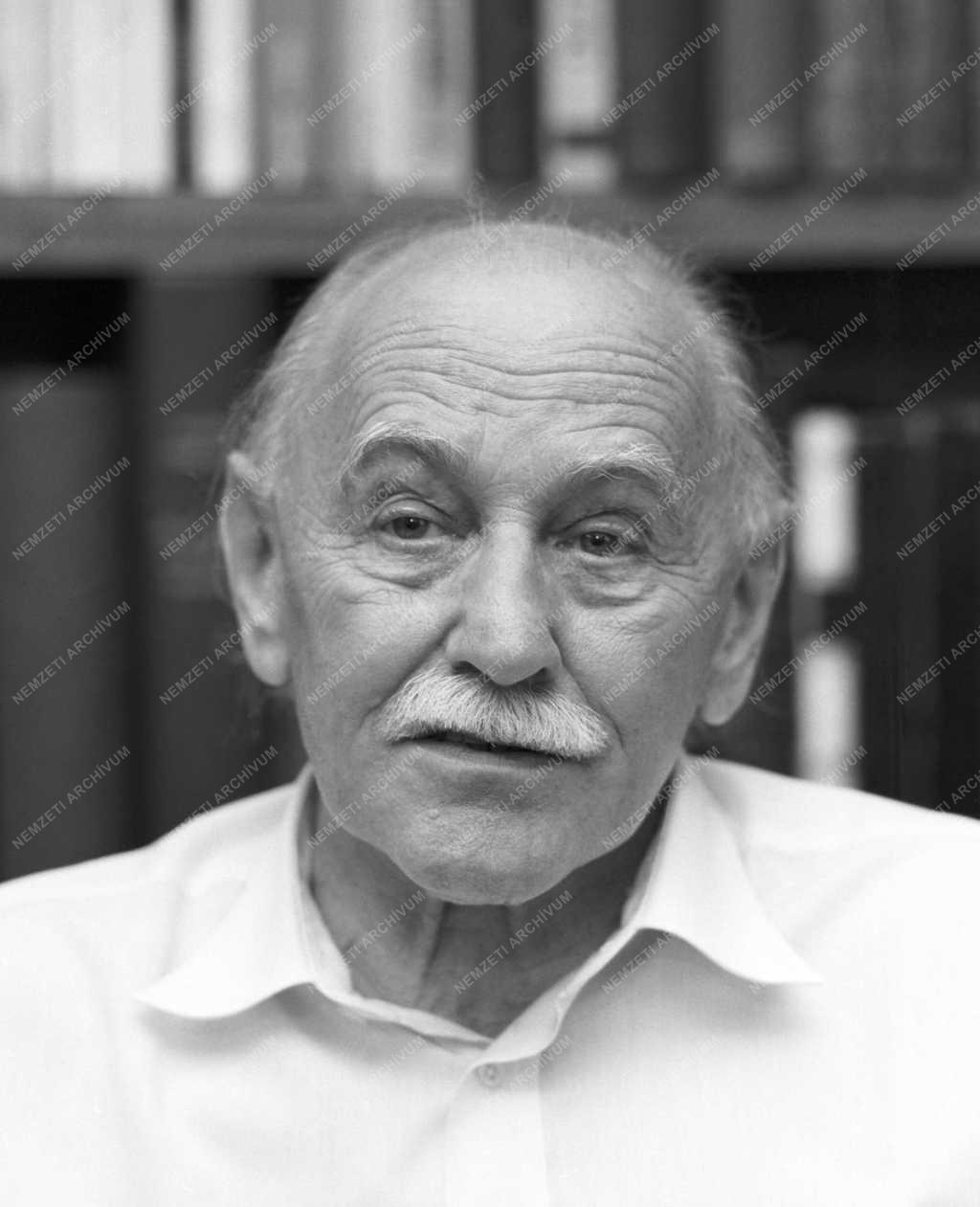 Egészségügy - Irodalom - Benedek István orvos, író