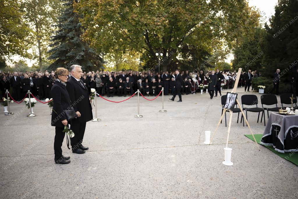 Végső búcsút vettek Potápi Árpád János államtitkártól Bonyhádon 