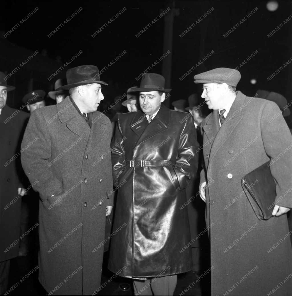 Külpolitika - Román kormányküldöttség érkezése
