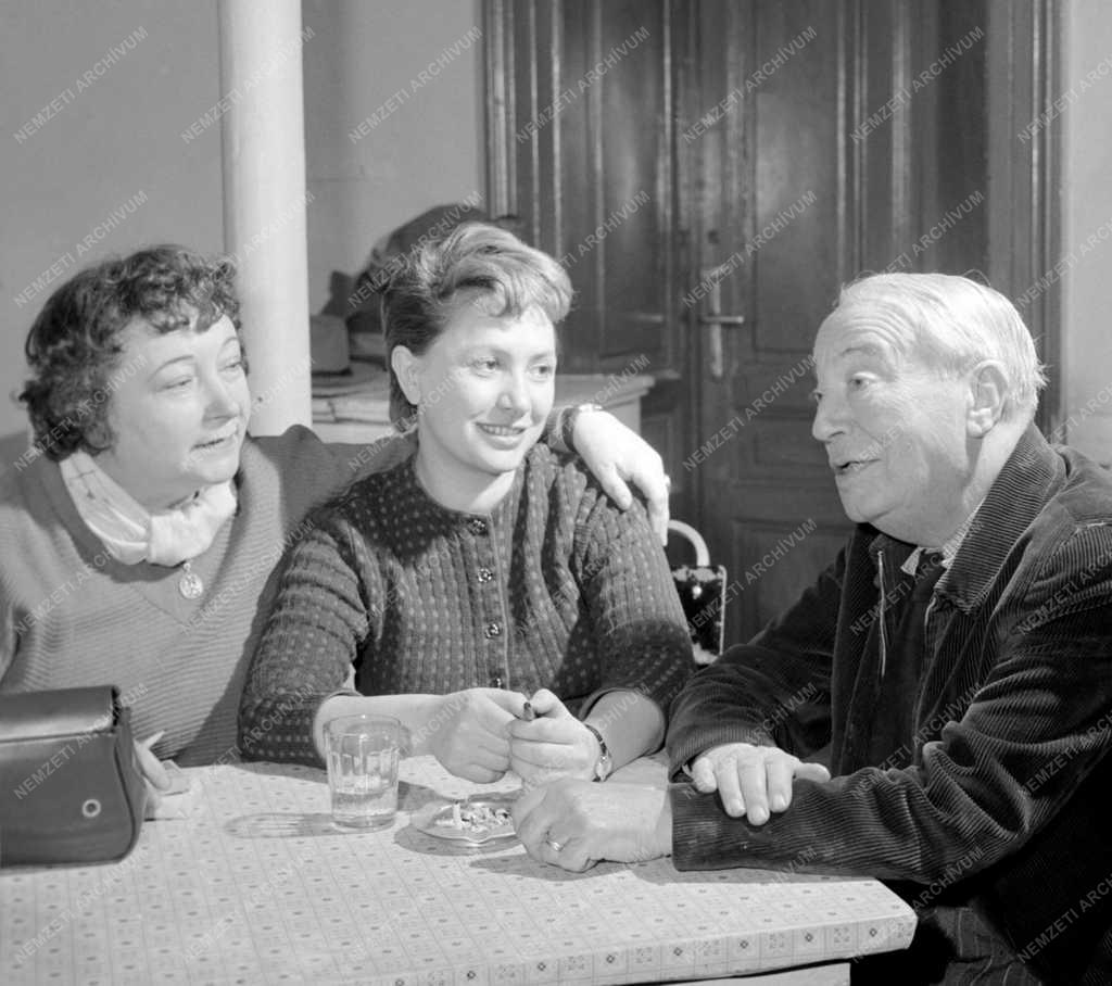 16-25: Nemzeti Színház: Üzenet