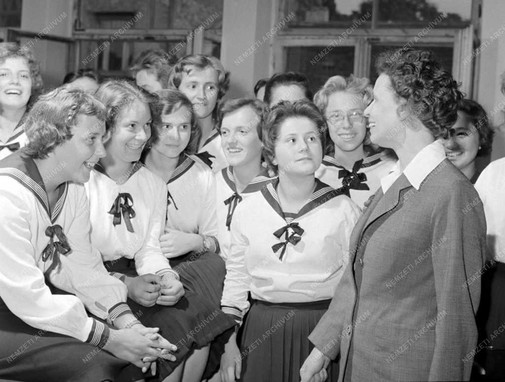 Oktatás - Tanévnyitó a Szilágyi Erzsébet Gimnáziumban