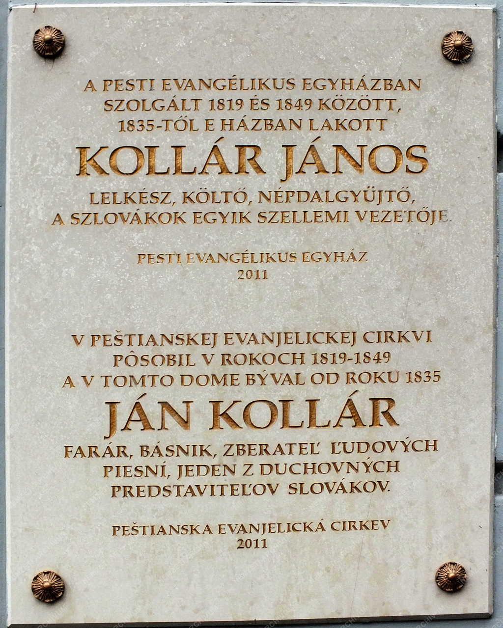 Tárgy - Emléktábla a Deák téri evangélikus templom falán