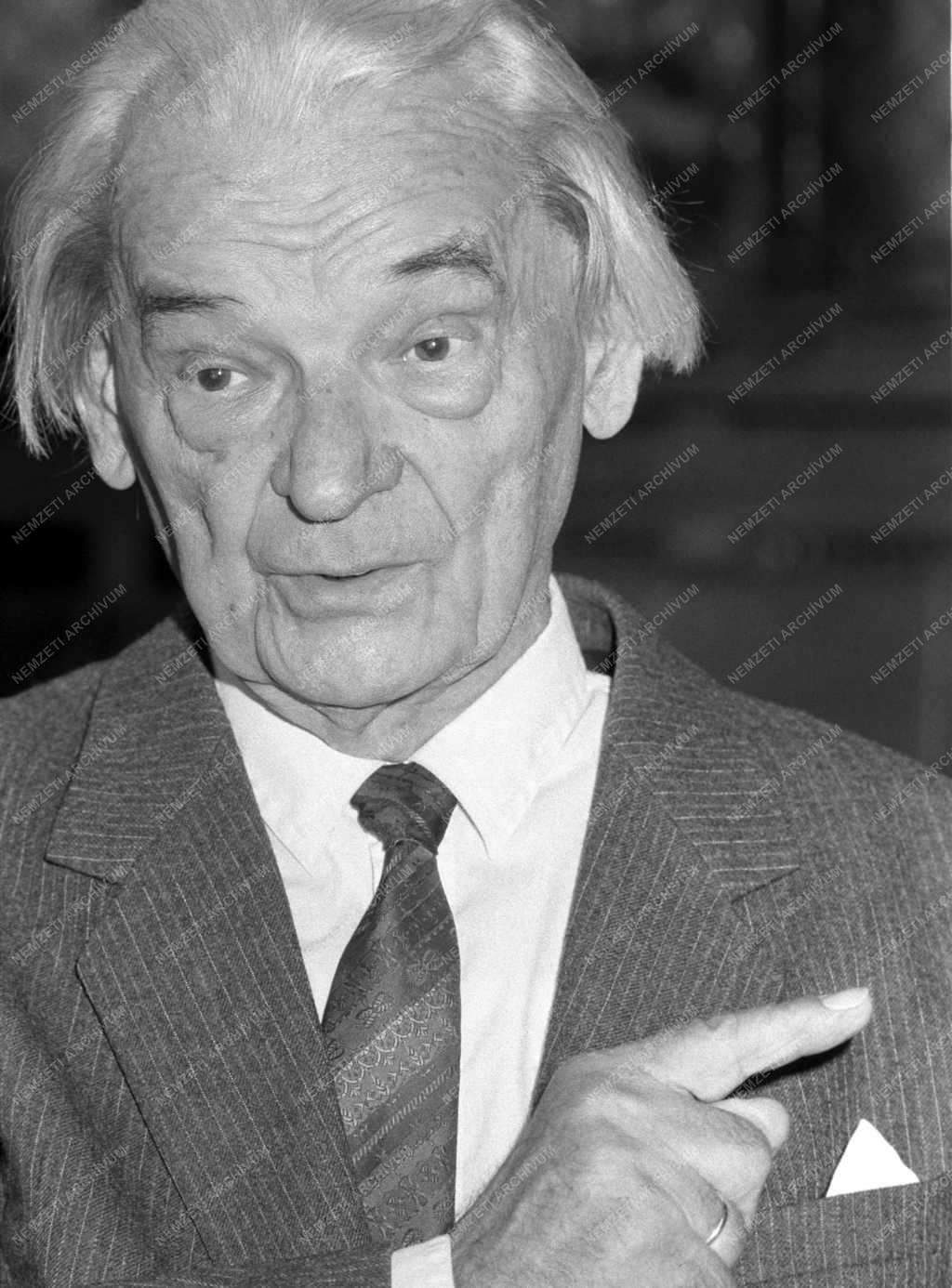 Kitüntetés - Keresztury Dezső