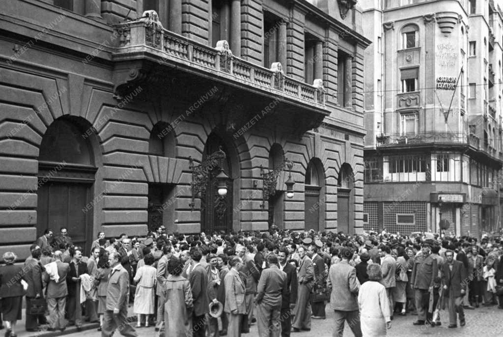 Belpolitika - Társadalmi szervezet - A Petőfi kör vitája