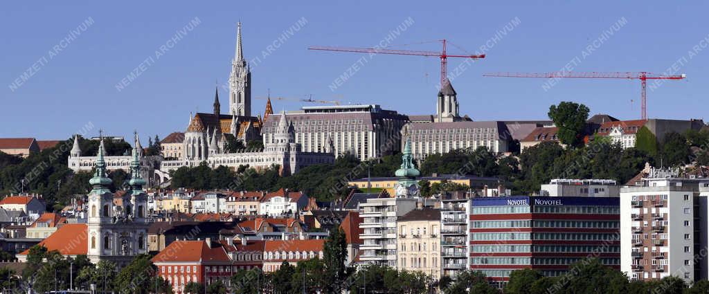 Városkép - Budapest - Toronydaruk a Várban
