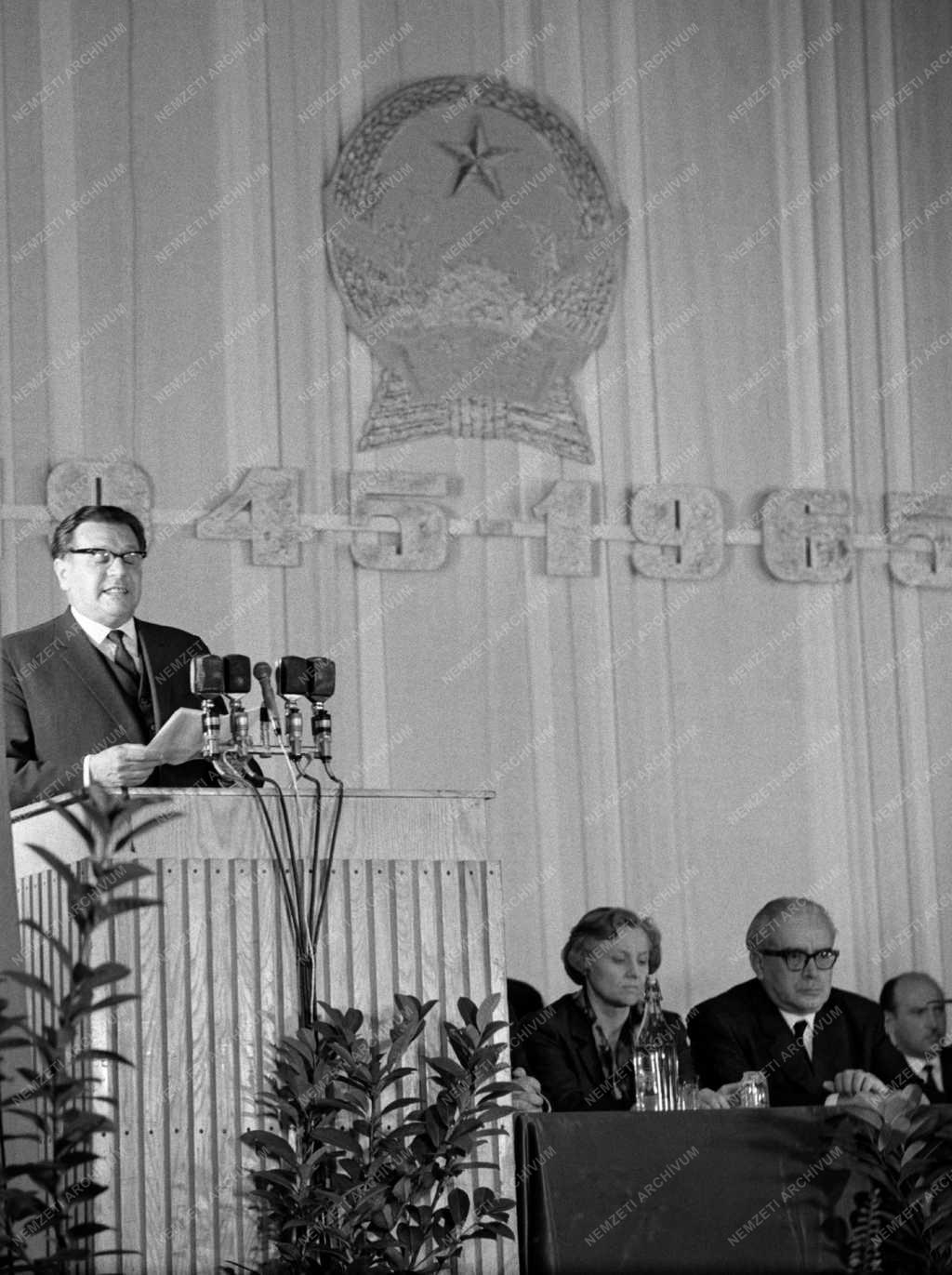 Külkapcsolat -  Vietnami Demokratikus Köztársaság függetlenségének 20. évfordulója
