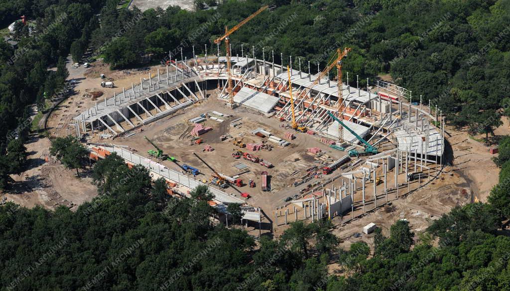 Sportlétesítmény - Debrecen - Épül a Nagyerdei Stadion