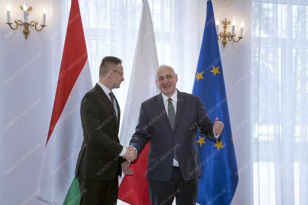Szijjártó Péter Varsóban