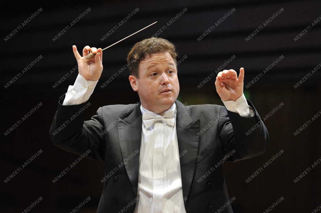 Rádió - Magyar Rádió Szimfonikus Zenekara - Vajda Gergely