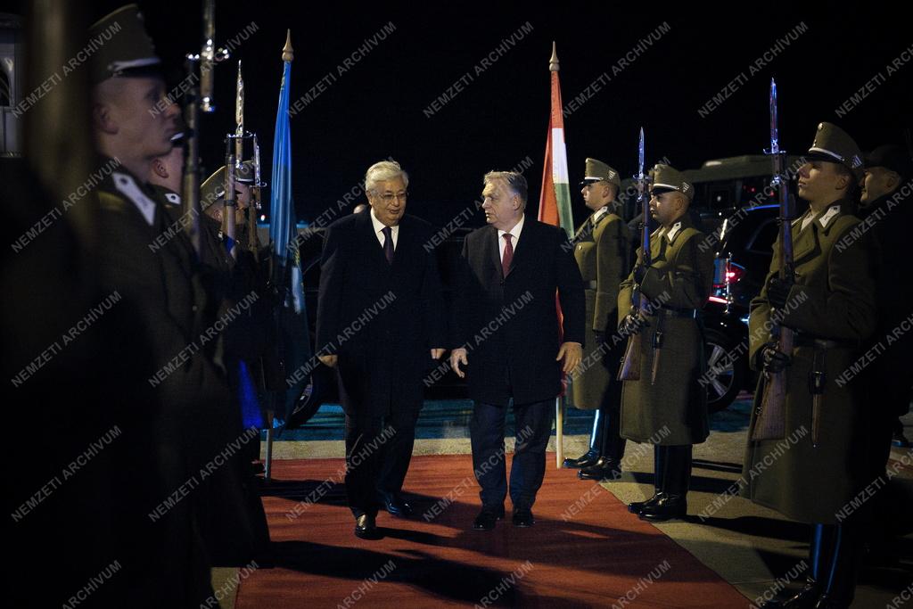 Orbán Viktor búcsúztatta az elutazó kazah elnököt