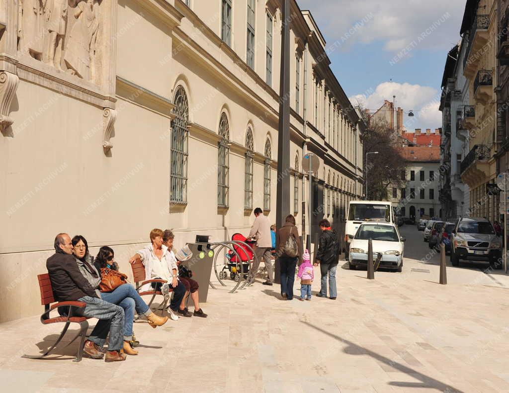 Táj, város - Budapest - Utcakép