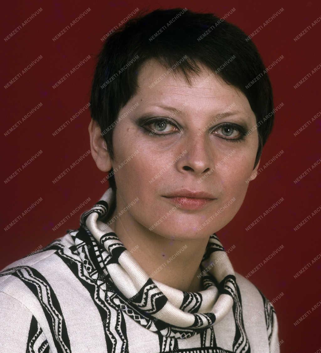 Kultúra - Ronyecz Mária színésznő