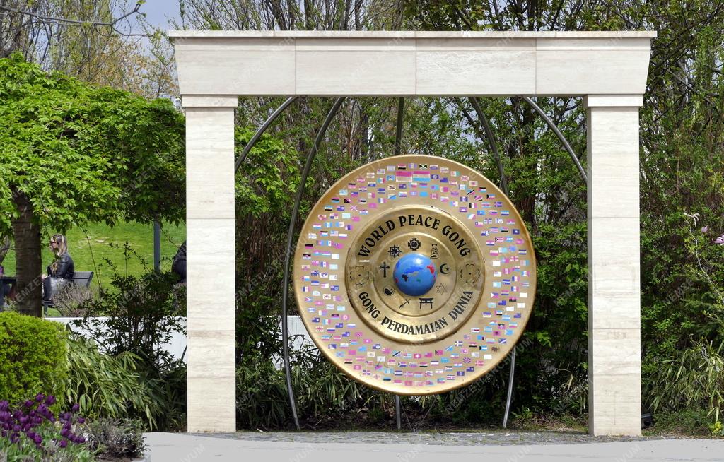 Kultúra - Gödöllő - Világbéke Gong