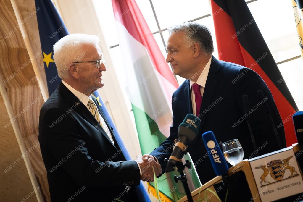 Orbán Viktor a baden-württembergi kormányfővel tárgyalt