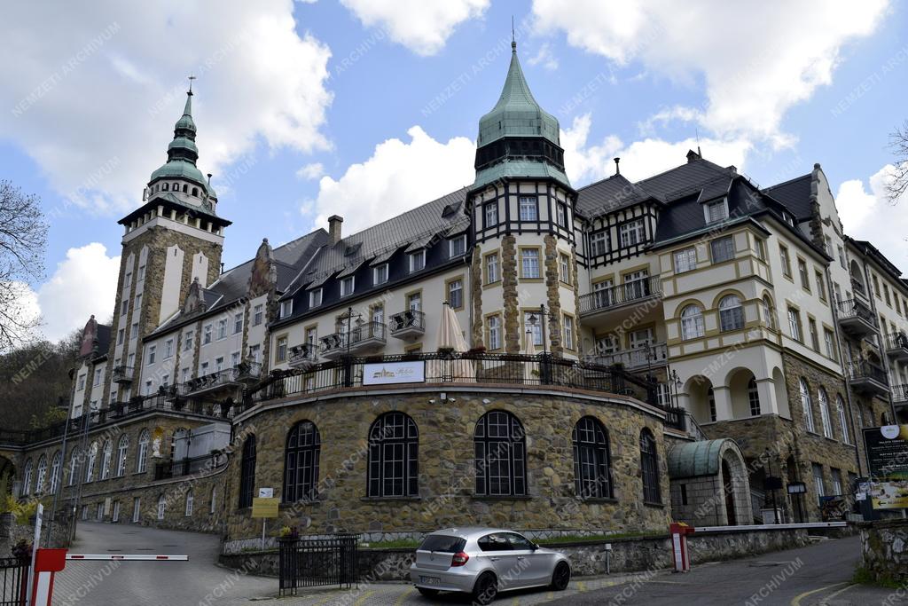 Idegenforgalom - Palotaszálló Miskolc-Lillafüreden