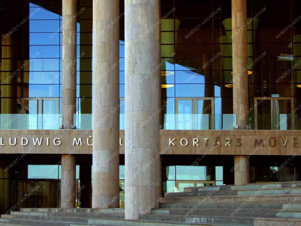 Budapest - Épület - Művészetek Palotája - Ludwig Múzeum