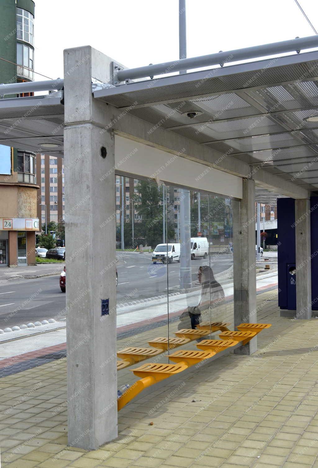 Közlekedés - Budapest - Új villamosmegálló a Liget téren
