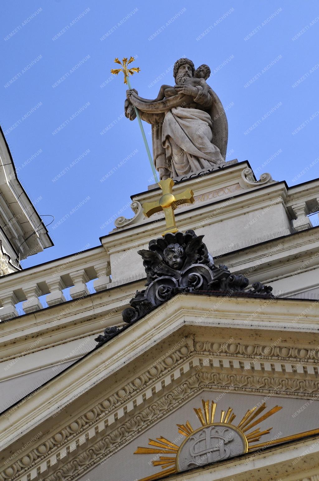 Vallás - Budapest - A Szent József-plébániatemplom