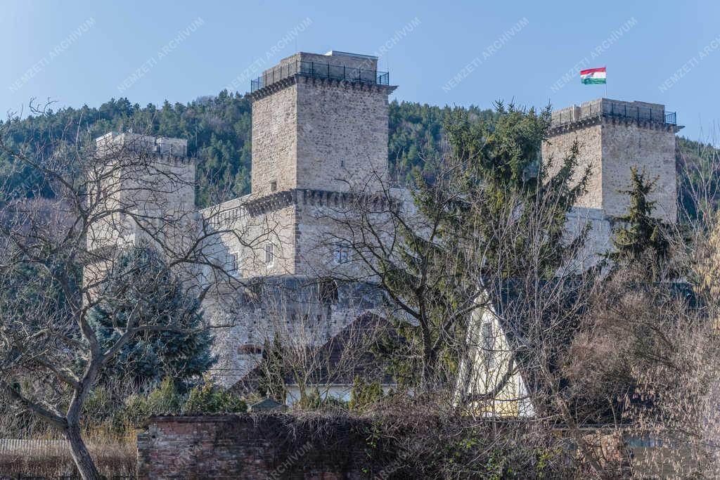 Műemlék épület - Miskolc - Diósgyőri vár