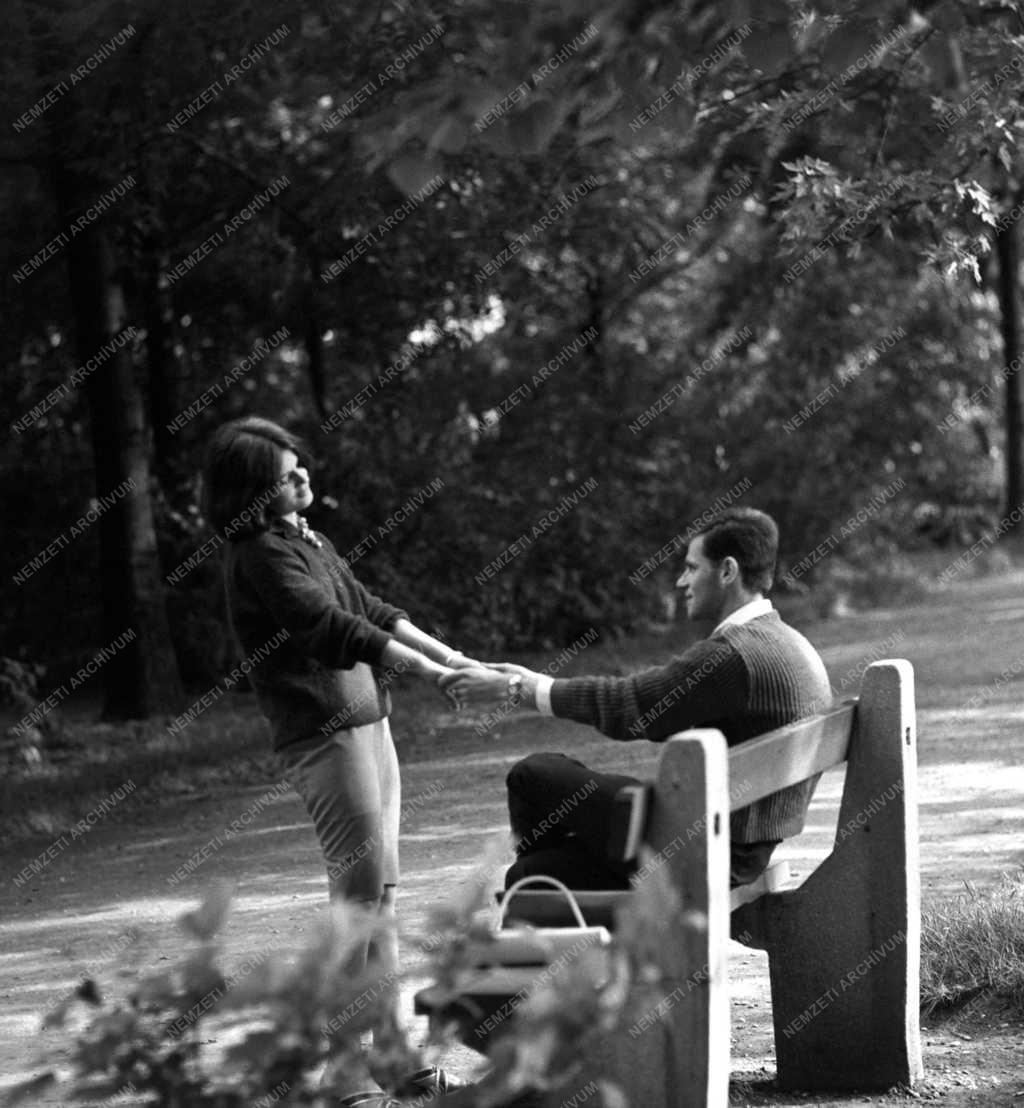 Fiatalok - Szerelem - Randevú