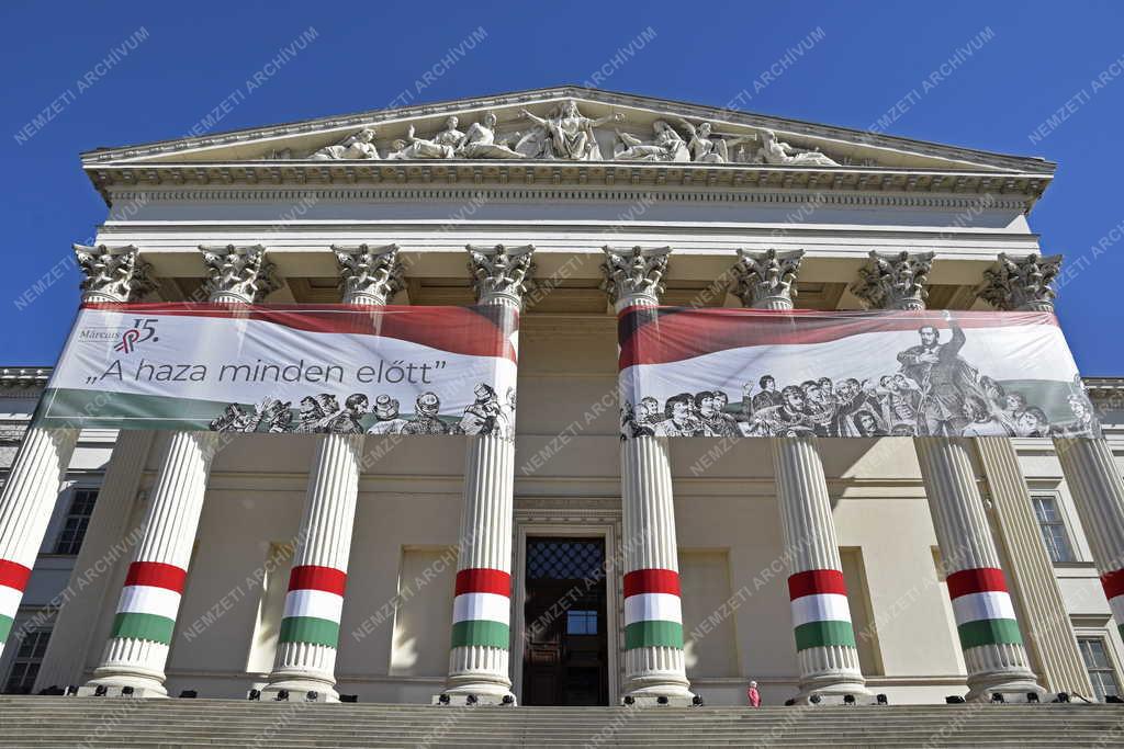 Városkép - Budapest - Magyar Nemzeti Múzeum