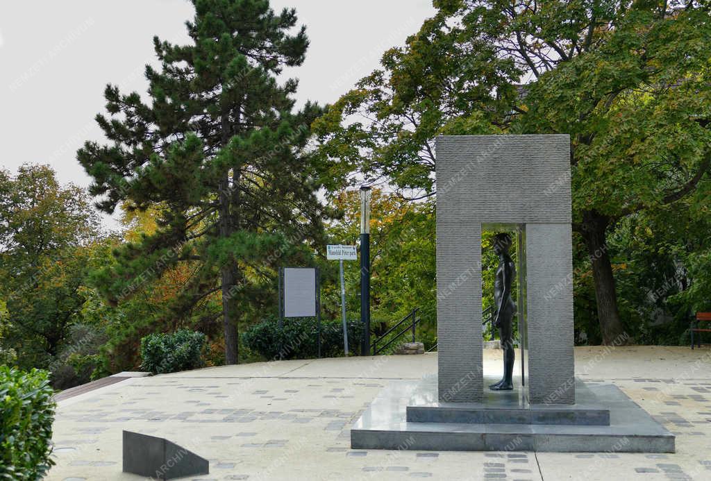 Köztéri szobor - Budapest - A rózsadombi Mansfeld-emlékmű