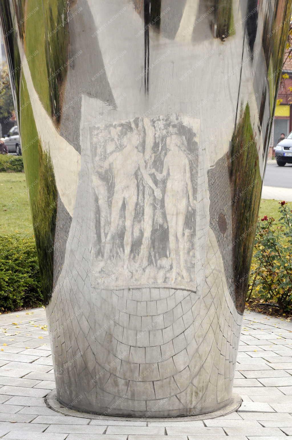 Gyula - Ádám és Éva mozaik 