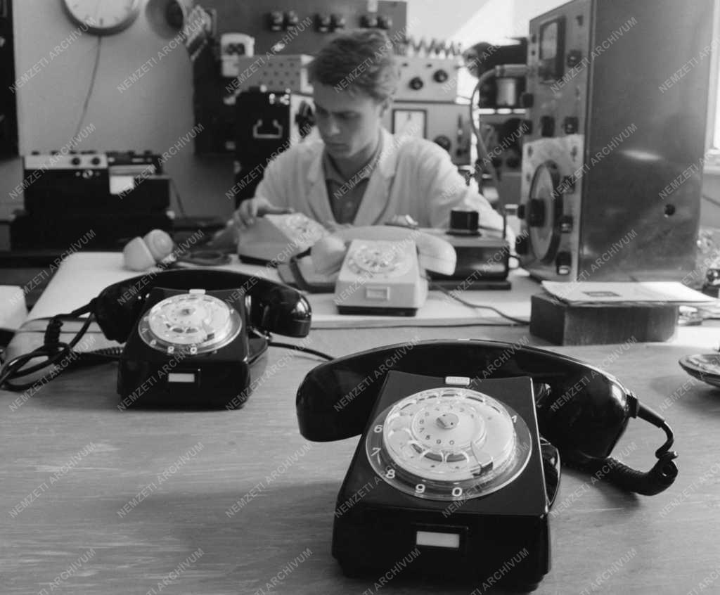 Ipar - Elektrotechnika - Új típusú telefonkészülékek