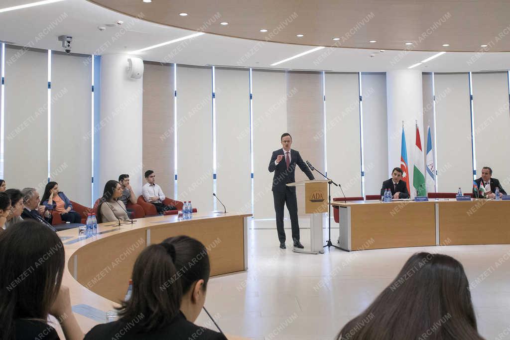 Szijjártó Péter Azerbajdzsánban 