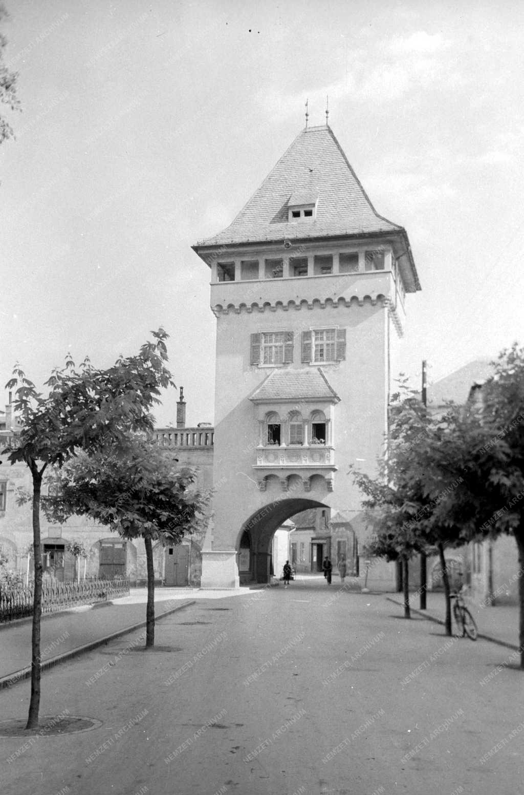 Városok - Hősök tornya Kőszegen