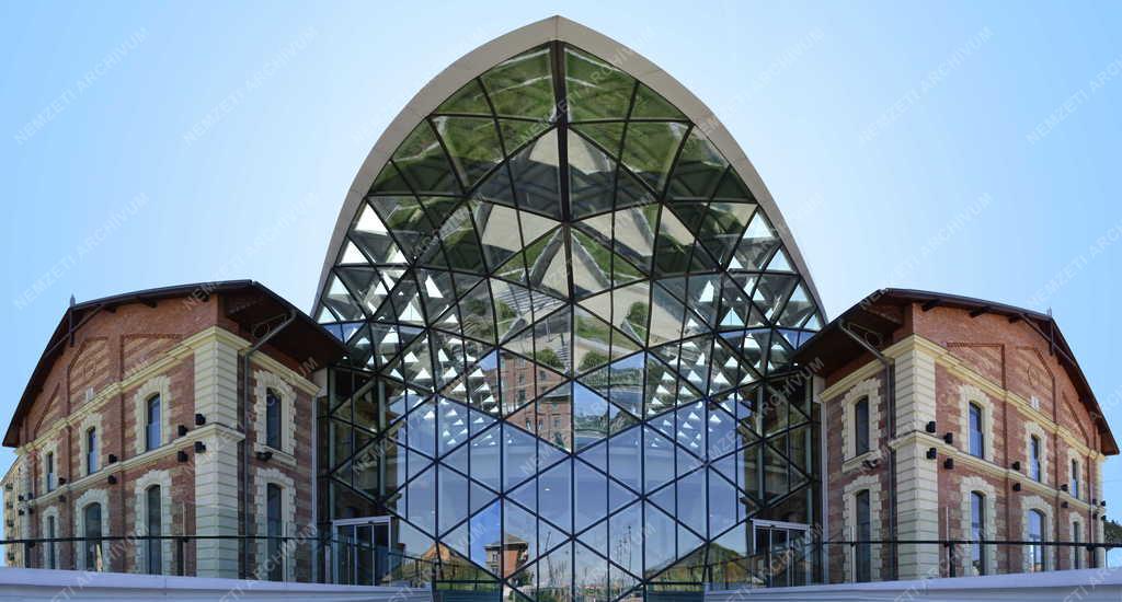 Városkép - A Bálna épülete