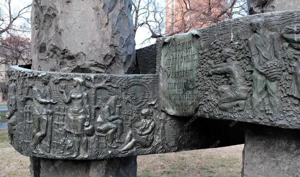 Köztéri szobor - Budapest - Kőbánya munkásainak szobra