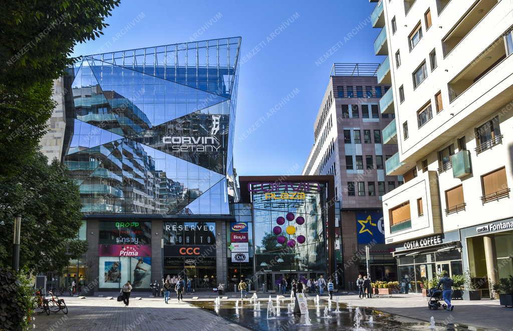 Városkép - Budapest - Corvin-negyed - Corvin Plaza