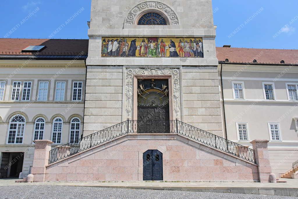 Egyház - Kultúra - Pannonhalmi Bencés Főapátság