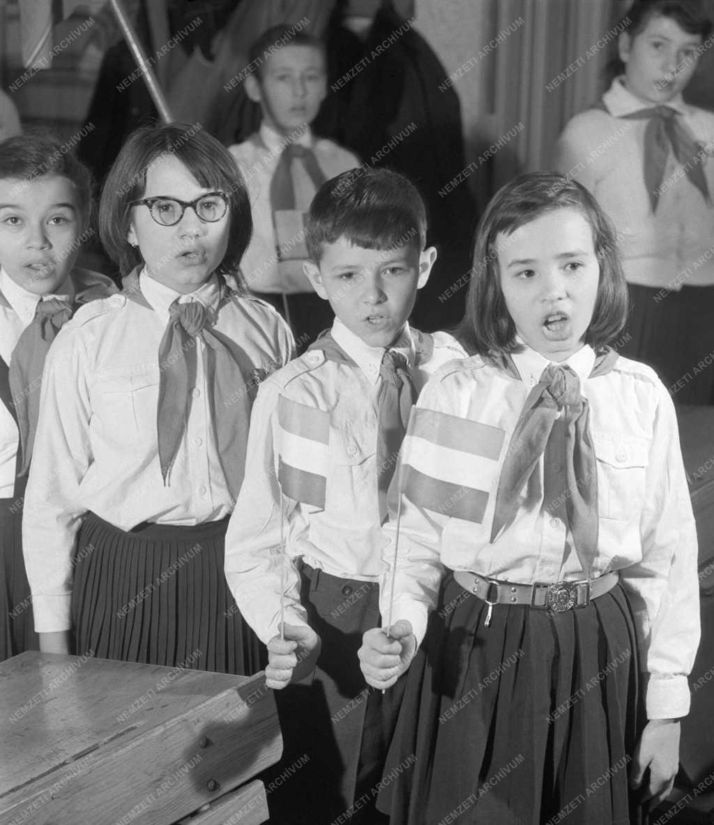Évforduló - Március 15-i ünnepség az általános iskolában