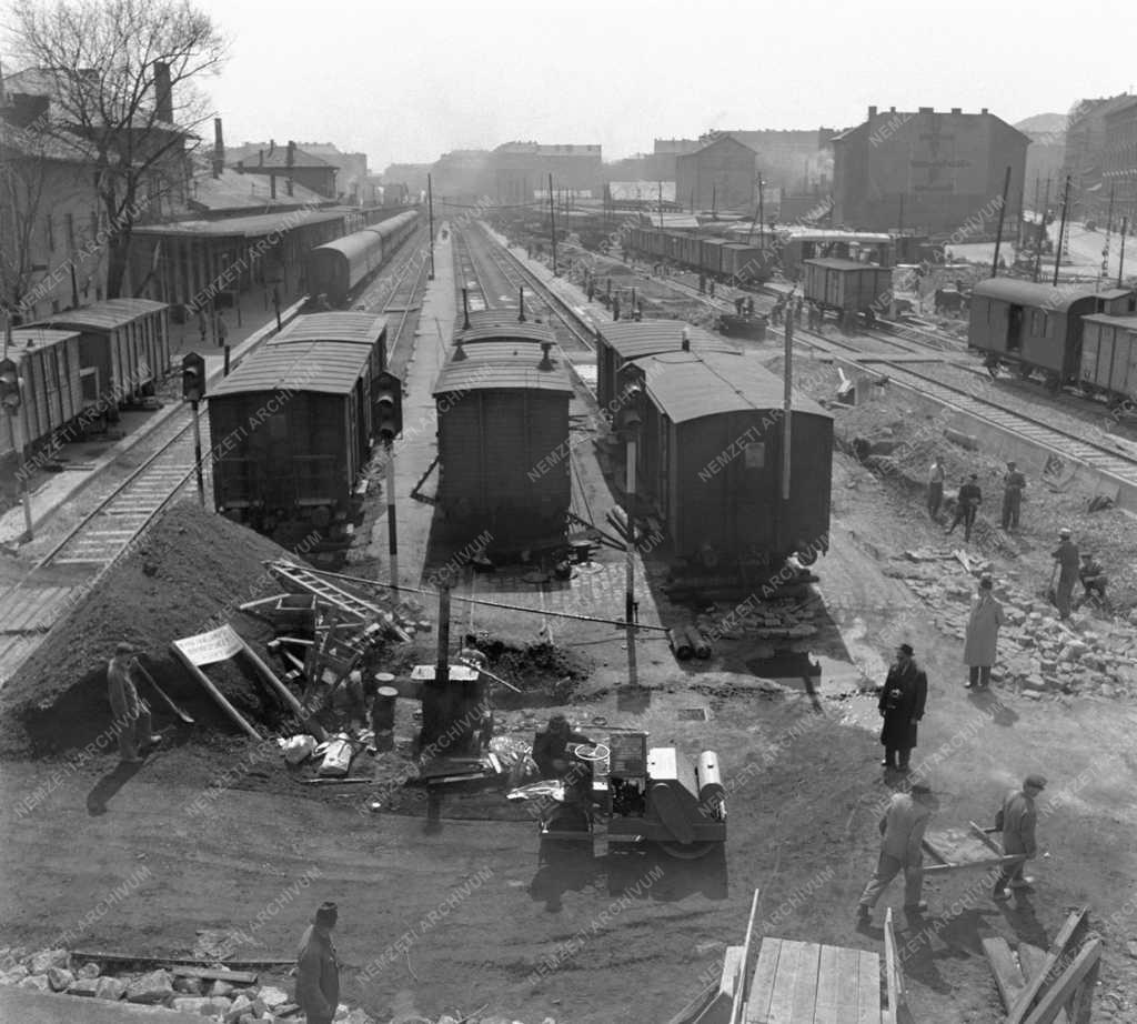 Építőipar - Közlekedés - Épül a Déli pályaudvar