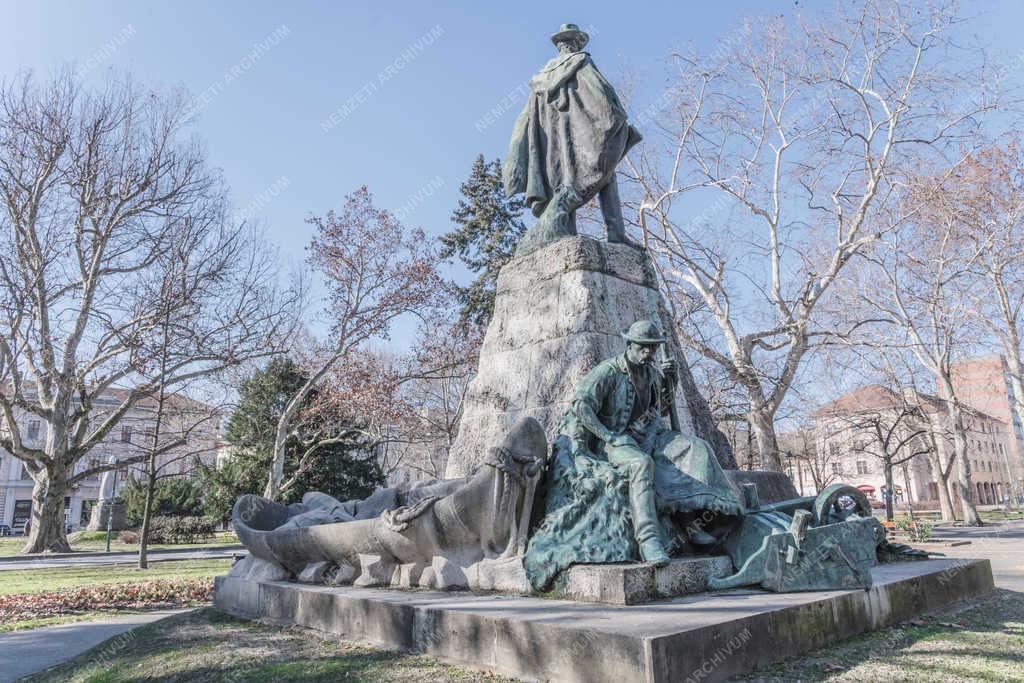 Műalkotás - Szeged - Vásárhelyi Pál-emlékszobor