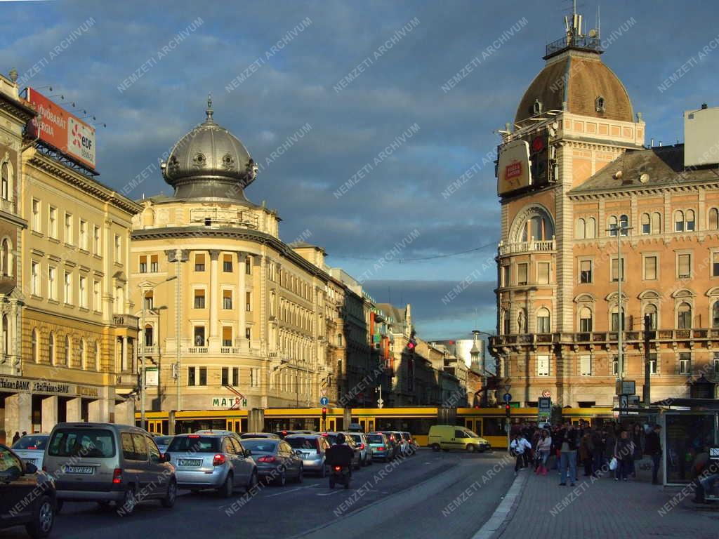 Városkép - Közlekedés - Blaha Lujza tér