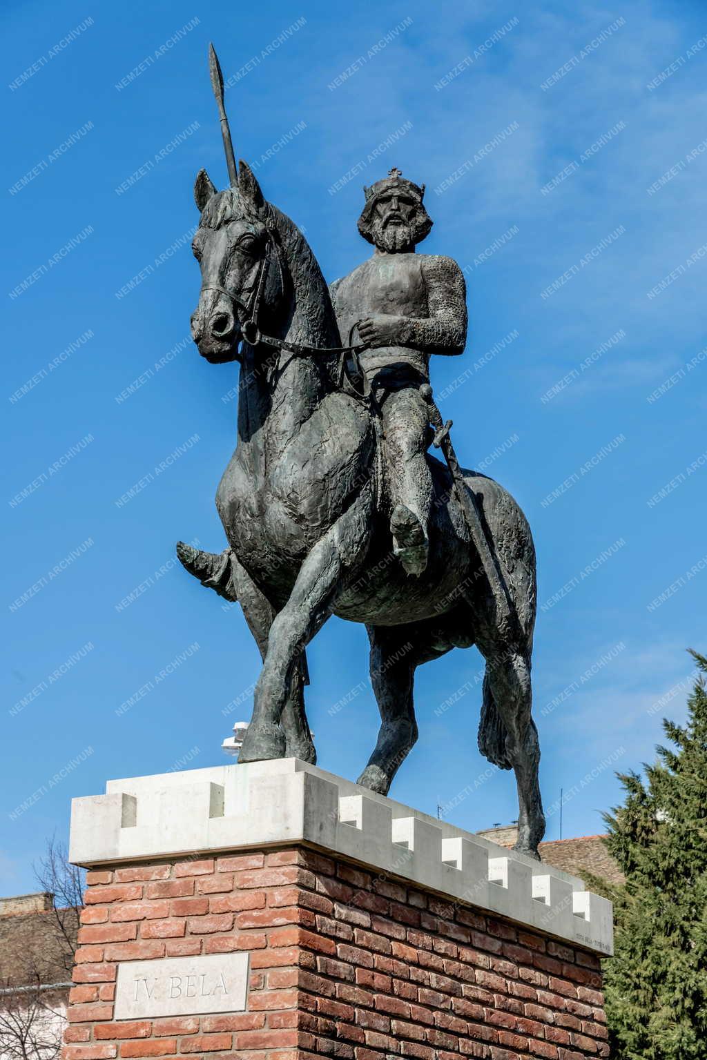 Városkép - Szeged - IV. Béla lovasszobra
