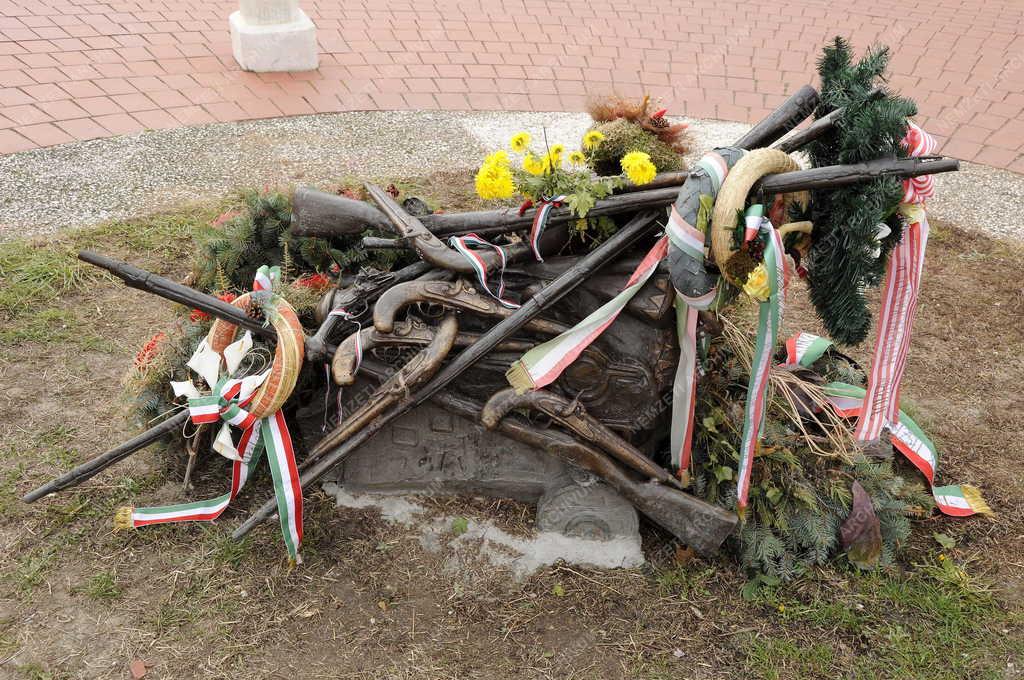 Gyula - 1848-as honvédtisztek emlékműve 