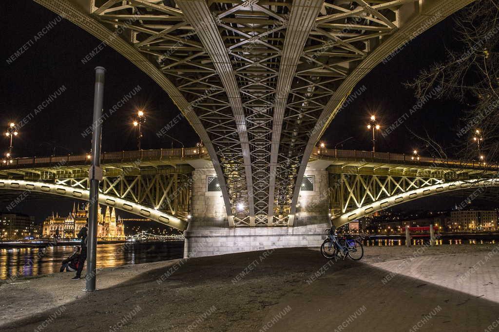 Városkép - Budapest - A Margit híd részlete