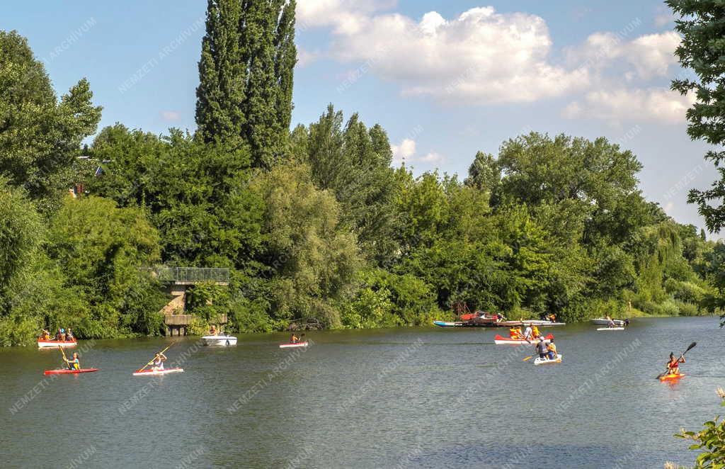 Sport - Budapest - Evezősök a Lágymányosi-öbölben